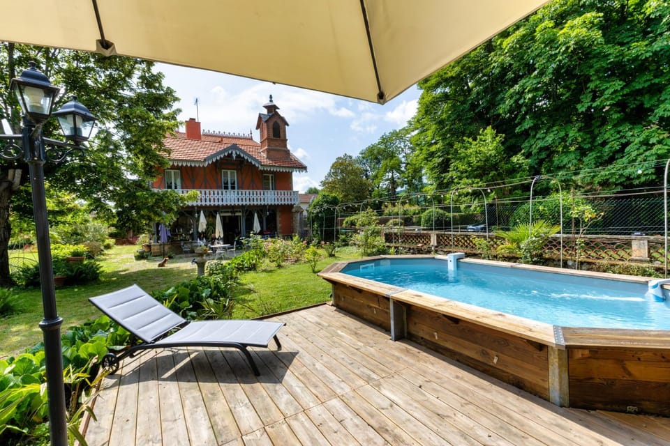 Natural landscape, Garden view, Swimming pool, sunbed