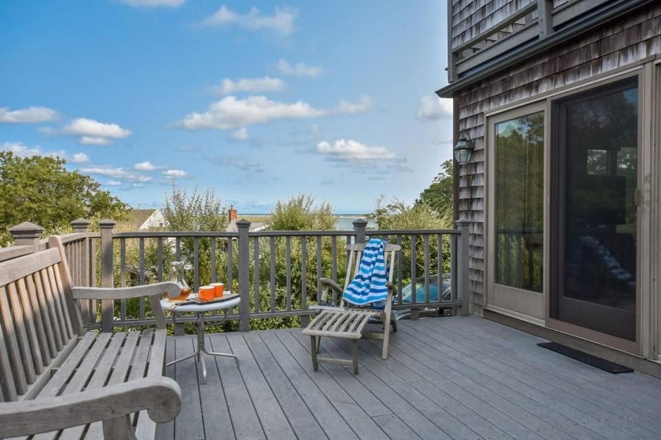 2 Min Walk to Private Beach & Boat Launch House in Orleans
