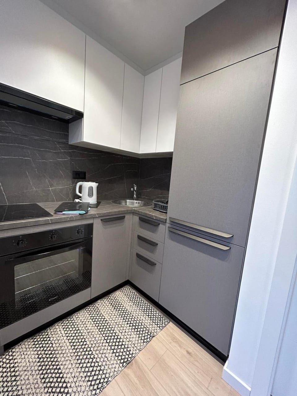 minibar, stove