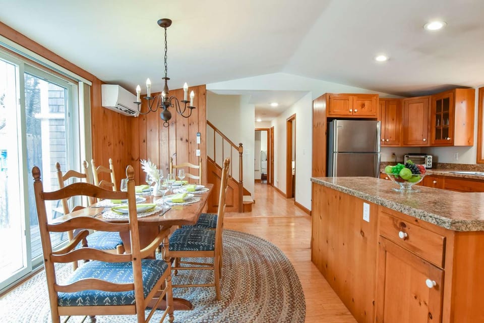 Spacious Mins from Beach & Dogs Welcome House in North Eastham