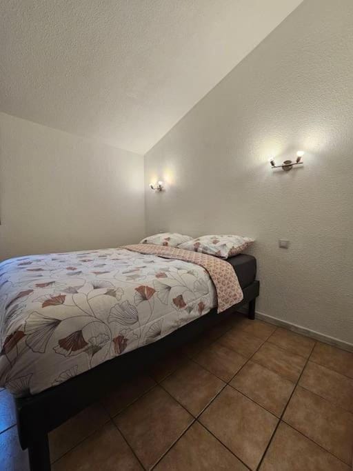 appartement 50m2 village vacances Apartment in Arles