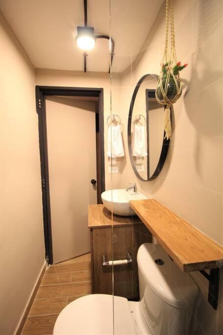 Apartamento privado con patio interno en Medellín ONE103 By Roots Rentals Apartment in Medellin