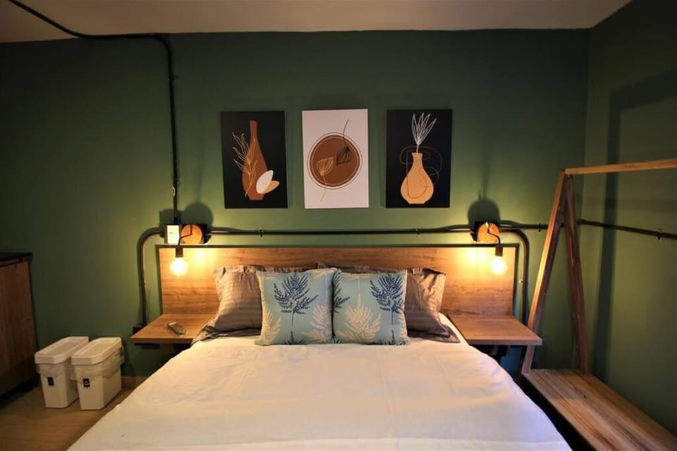 Apartamento privado con patio interno en Medellín ONE103 By Roots Rentals Apartment in Medellin