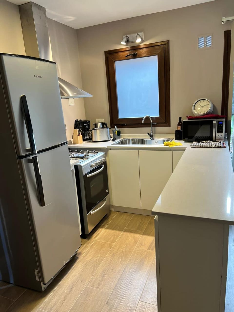 Kitchen or kitchenette, minibar, pet friendly, stove, toaster