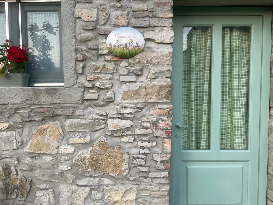 La Lavandula Farm Stay in Tuscany