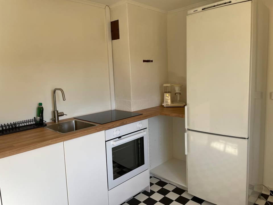 dishwasher, oven, stove, kitchen