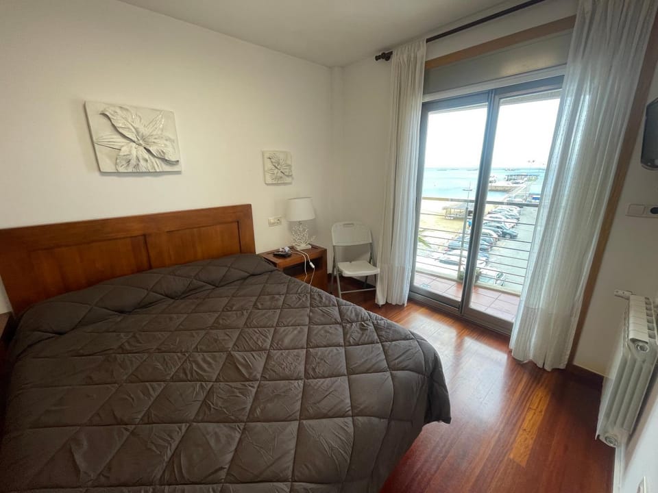 Bed, Photo of the whole room, Bedroom, Sea view