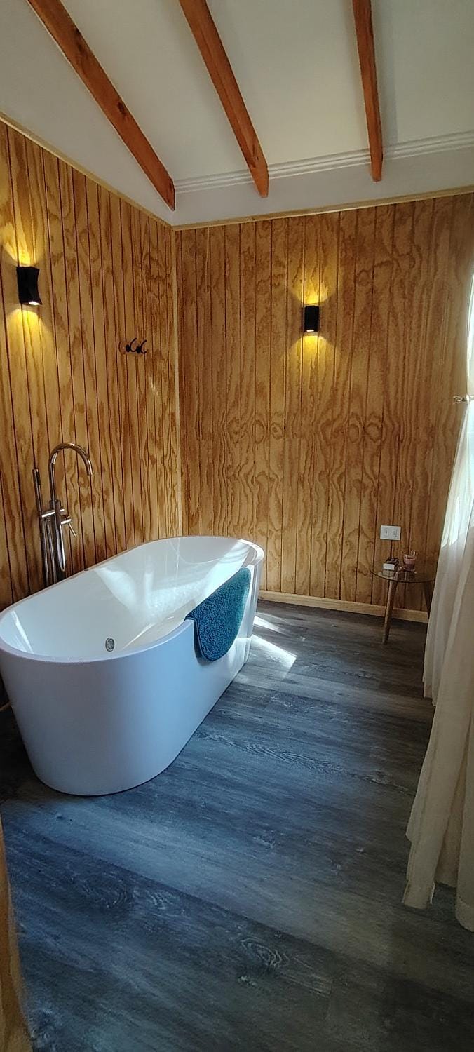 Hot Tub, Spa and wellness centre/facilities