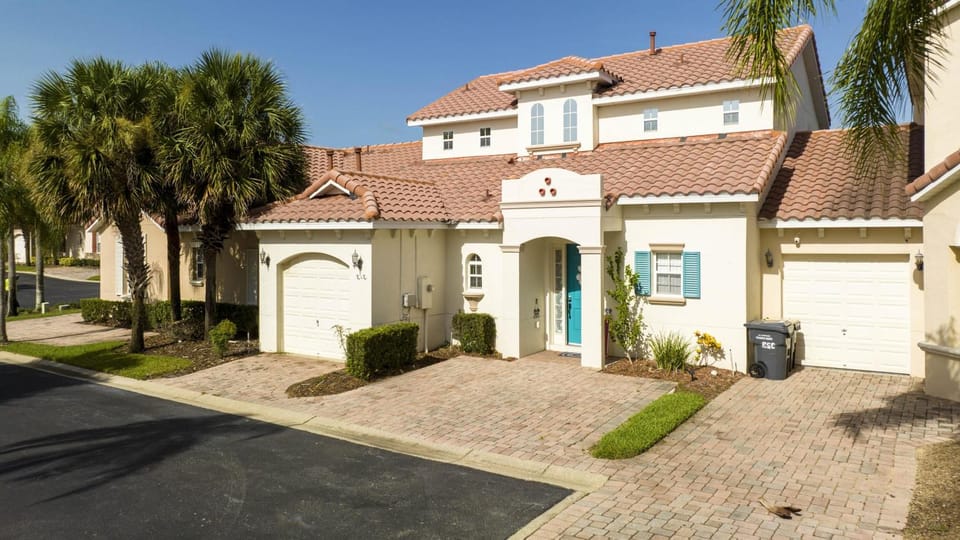 Marvelous 4Bd Close to Disney w Pool at 313 Tuscan Hills Villa in Four Corners