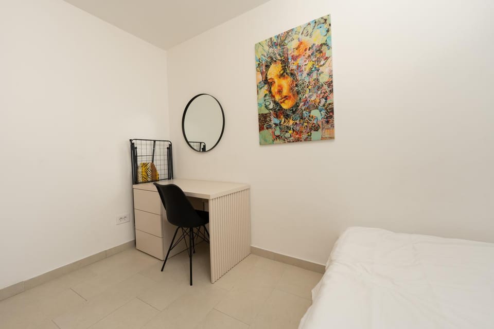 Bedroom, hair dresser