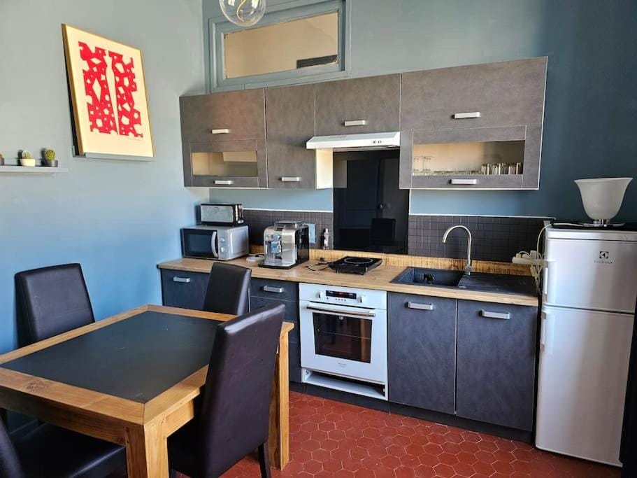 Appt 35 m² dans maison de charme Apartment in Mèze