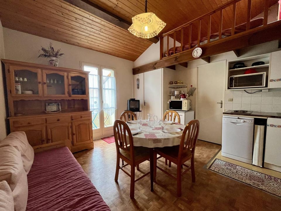 Appartement Bord de Mer 4 Pers, Parking Gratuit - FR-1-246A-253 Apartment in Nouvelle-Aquitaine