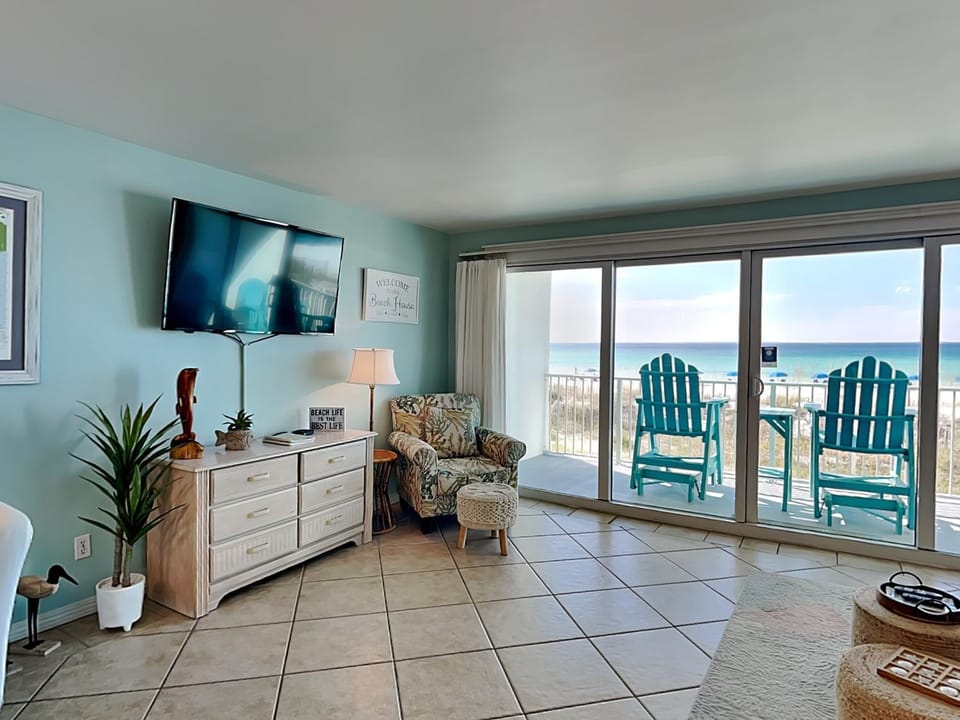 TV and multimedia, Balcony/Terrace, Living room, Seating area, Sea view, furniture