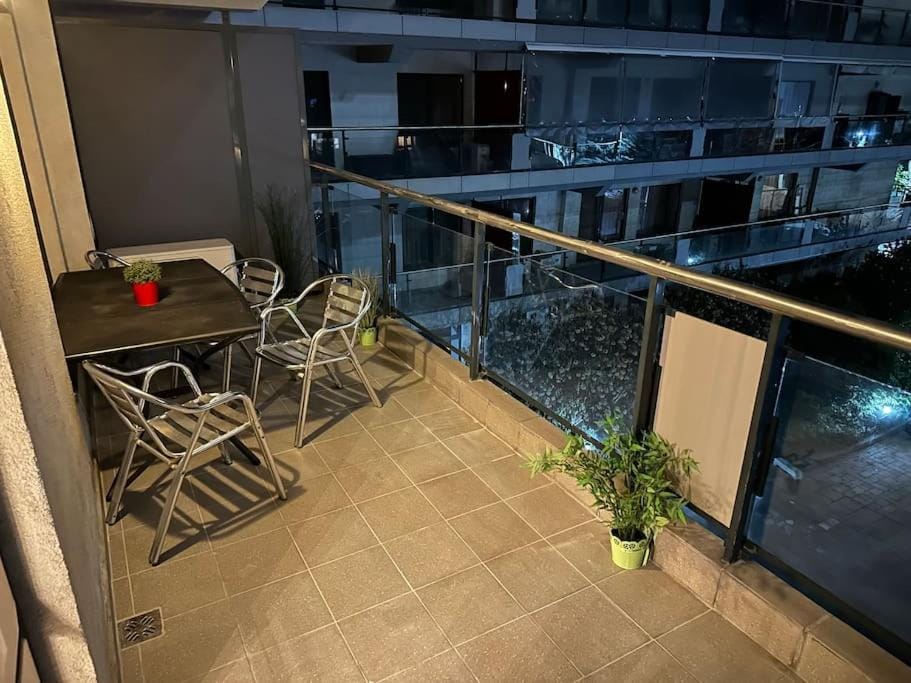 green apartment 214 with private PARKING Apartment in Bucharest