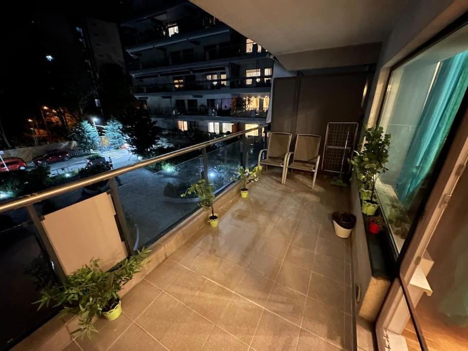 green apartment 214 with private PARKING Apartment in Bucharest