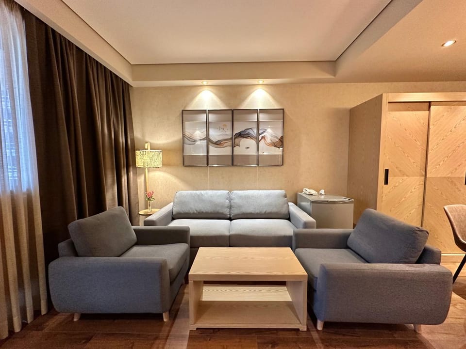 Living room, Seating area