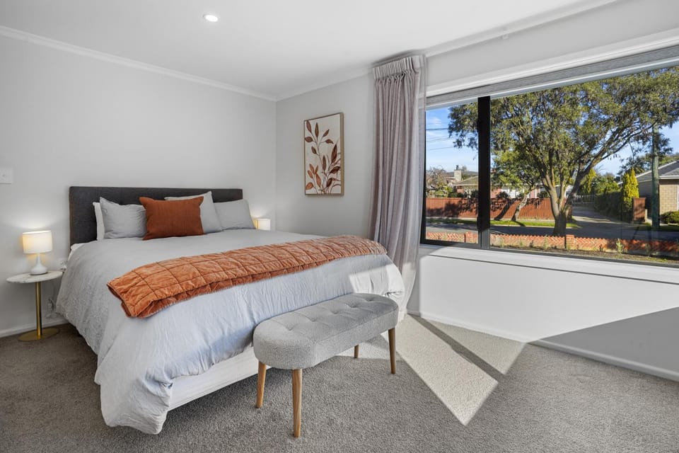 Bed, Bedroom, Quiet street view, wardrobe