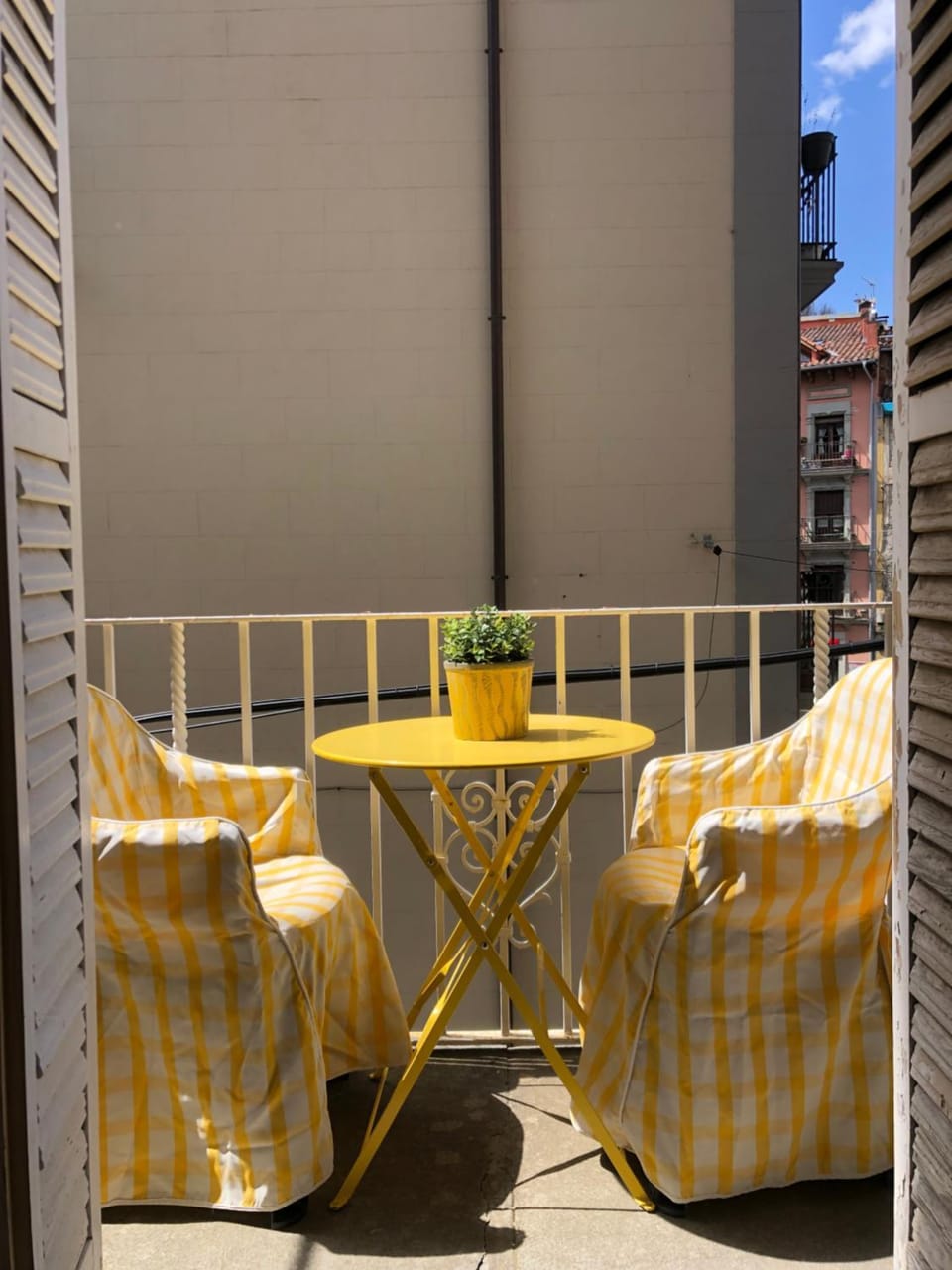 Maison Biscuit. Apartament a la plaça de la vila Apartment in Camprodon