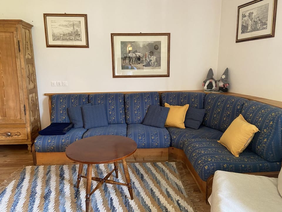 Communal lounge/ TV room, Living room
