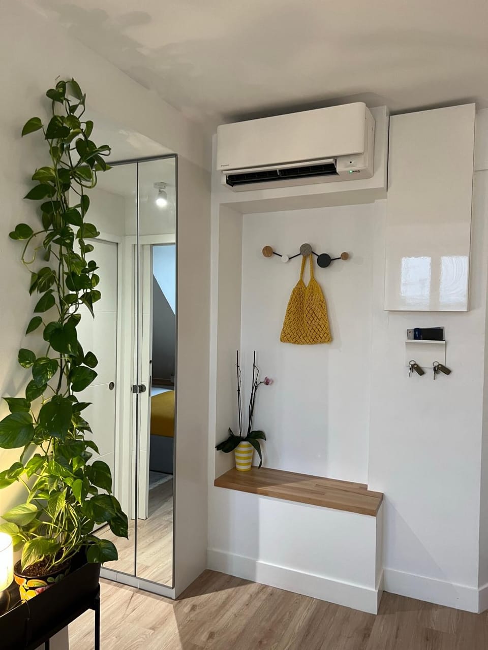 MyNestParis 2-BR in Center , Air Conditioner , Elevator, Free Parking Apartment in Paris
