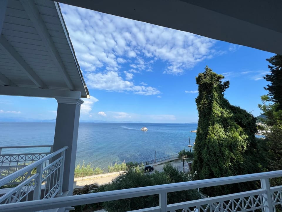View (from property/room), Balcony/Terrace, Sea view