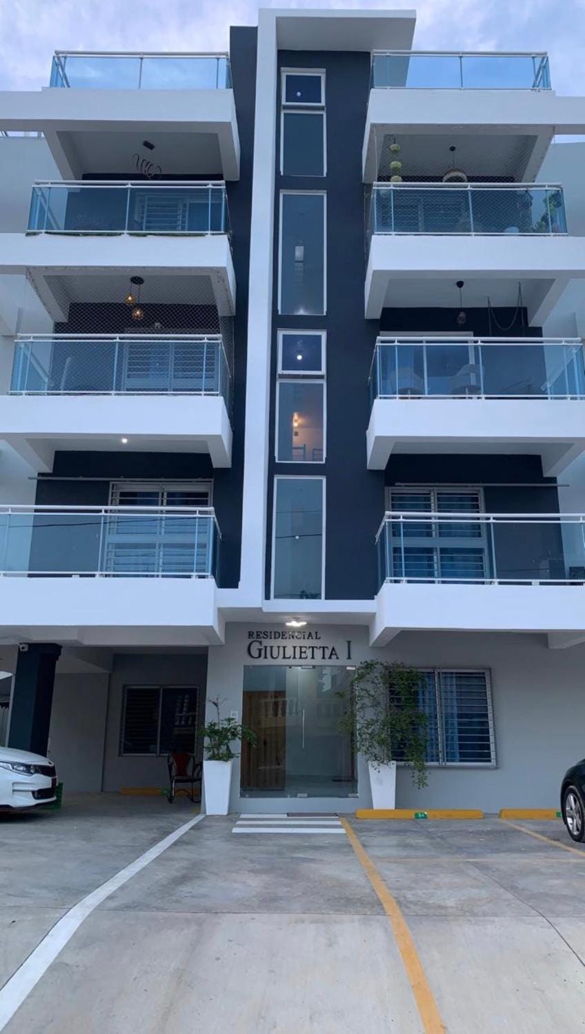 Moderno apartamento de estilo europeo en Santo Domingo Este Apartment in Santo Domingo Este