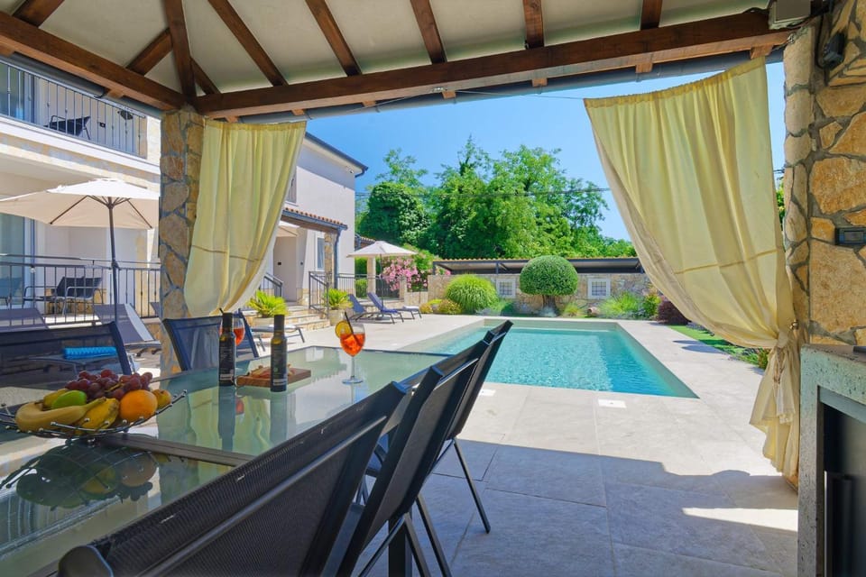 Pool view, Swimming pool