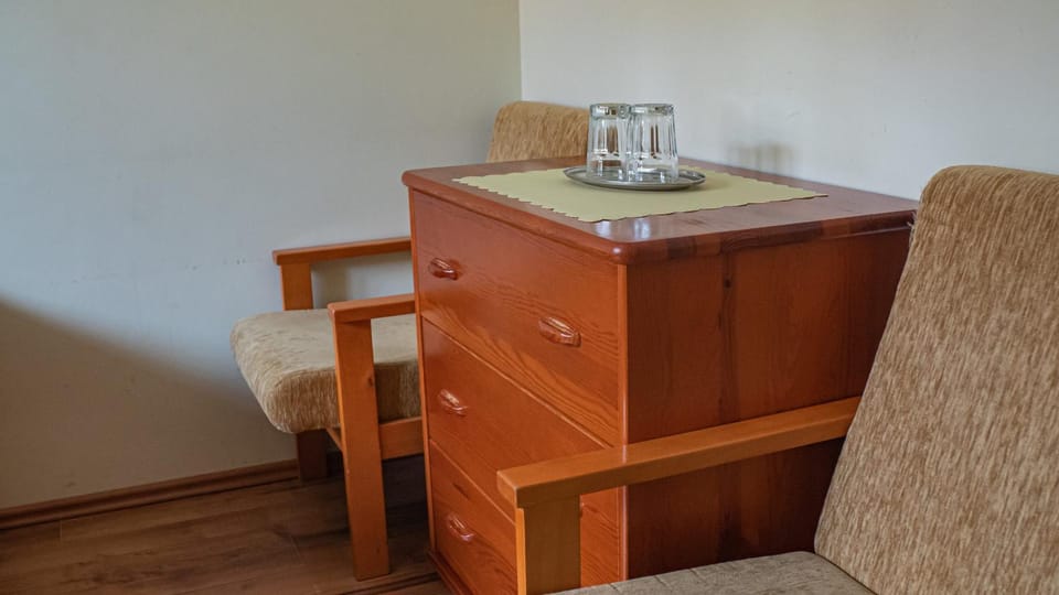 Photo of the whole room, hair dresser