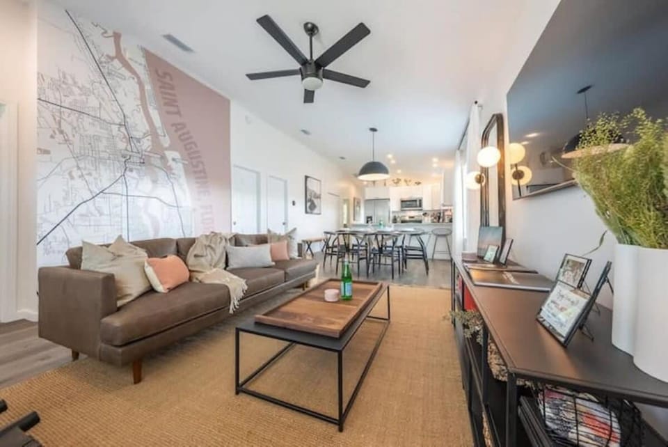 Luxury Bungalow in STA Pet friendly House in Saint Augustine