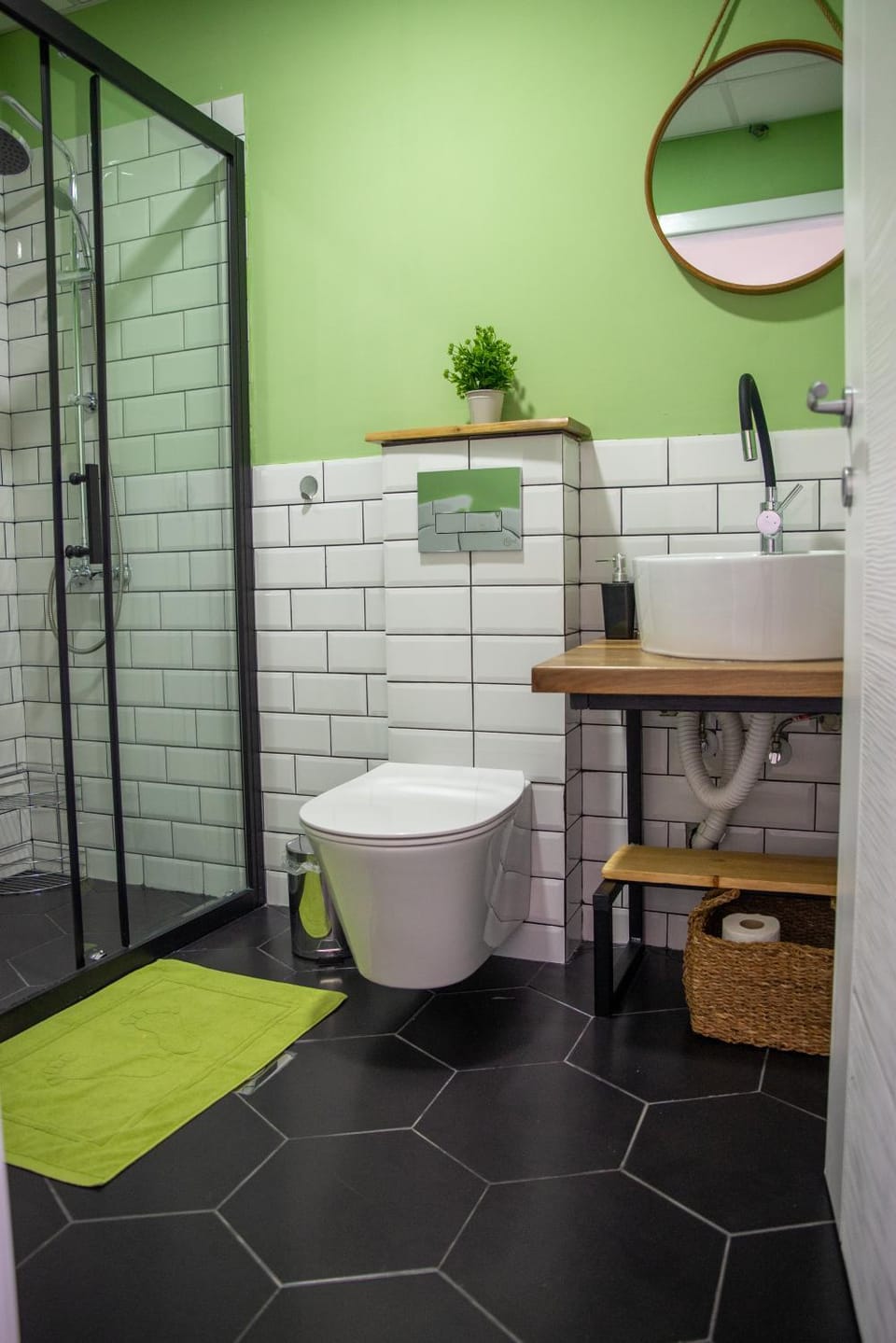 Shower, Toilet, Bathroom