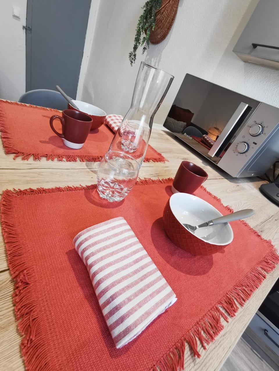 Seating area, Dining area