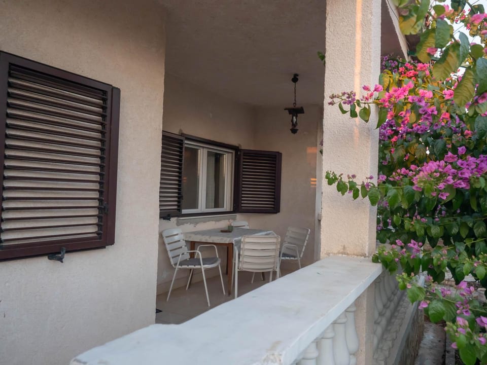 Balcony/Terrace, Dining area, Garden view
