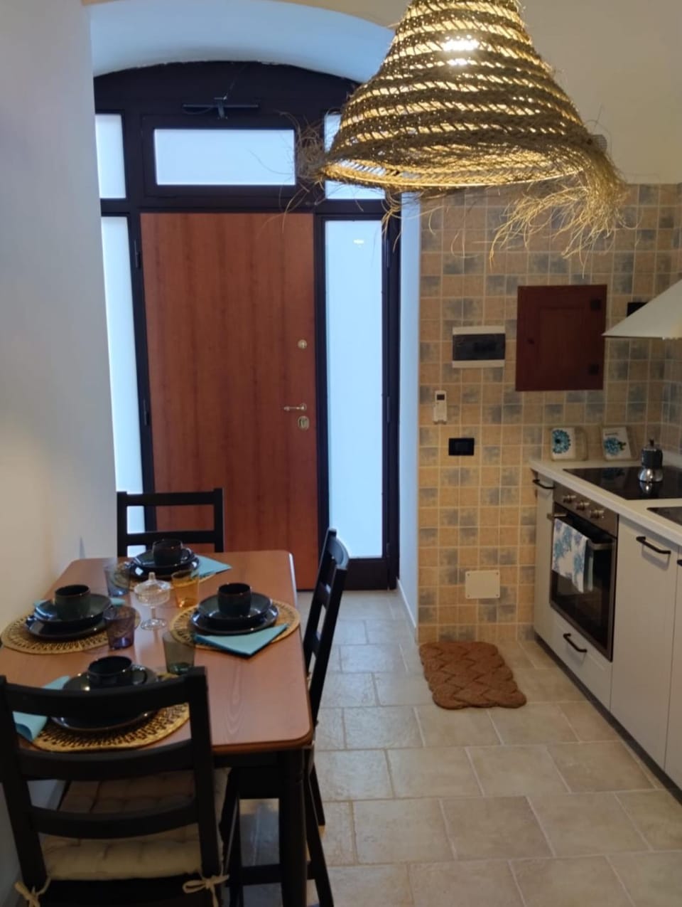 Kitchen or kitchenette, Dining area, minibar, oven, pet friendly, stove