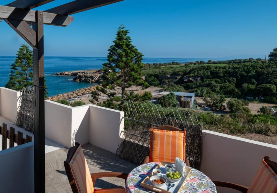 Patio, Day, Natural landscape, View (from property/room), Balcony/Terrace, Dining area, Sea view