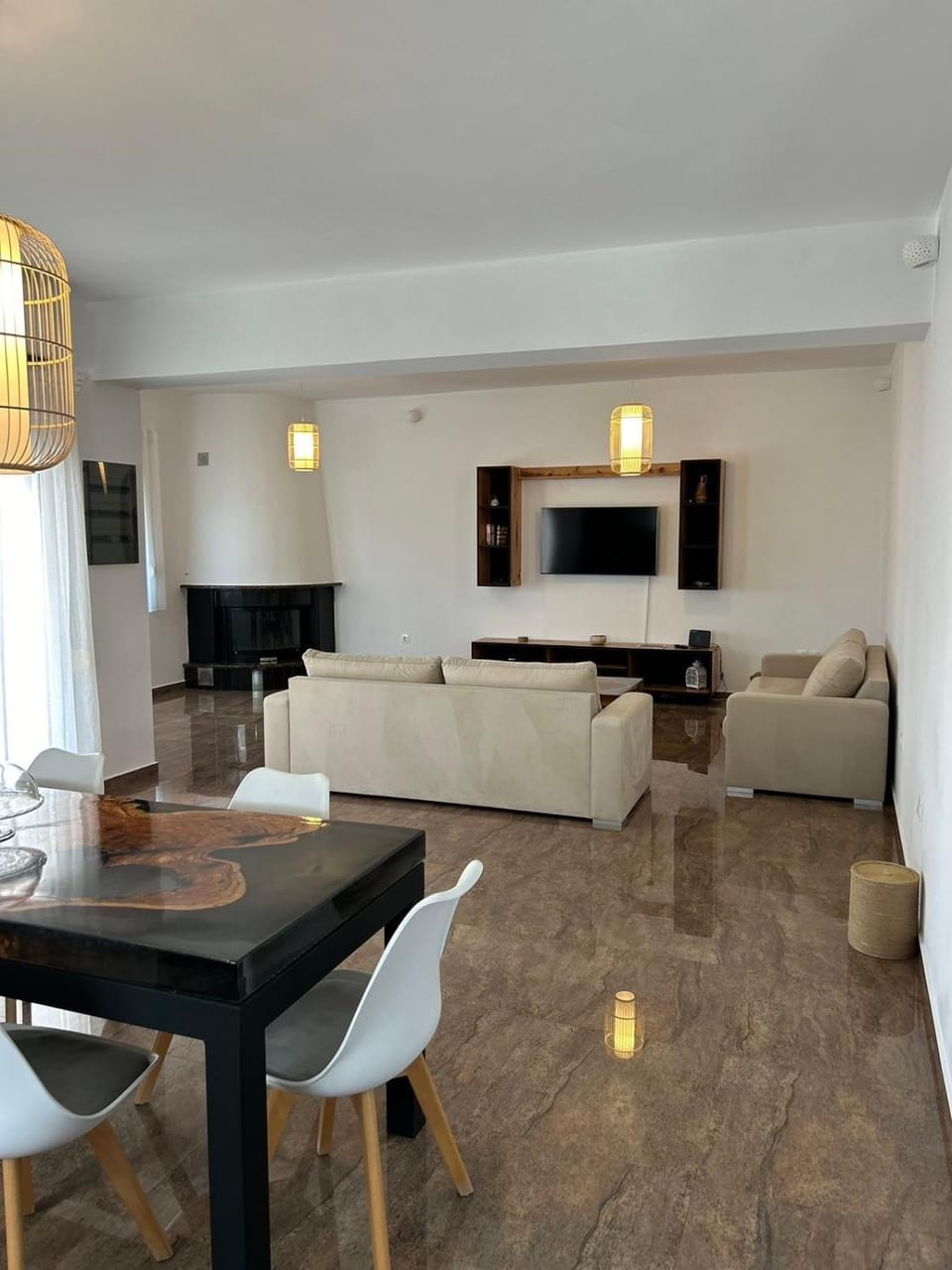 Communal lounge/ TV room, Seating area, Dining area