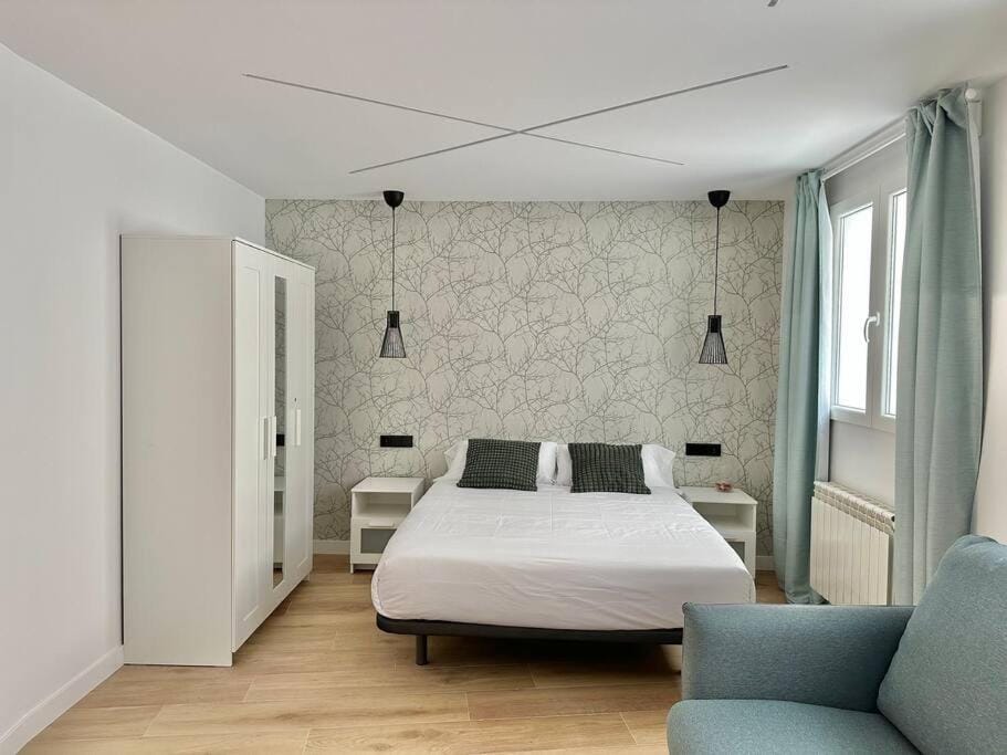 Bed, Photo of the whole room, Bedroom, wardrobe