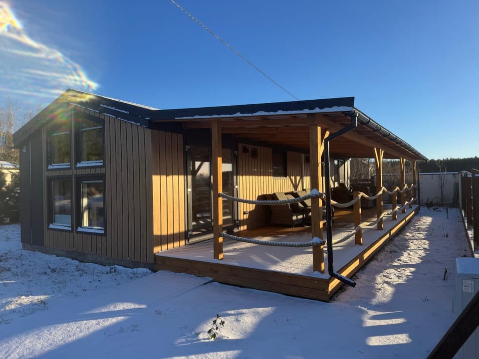 Property building, Day, Winter