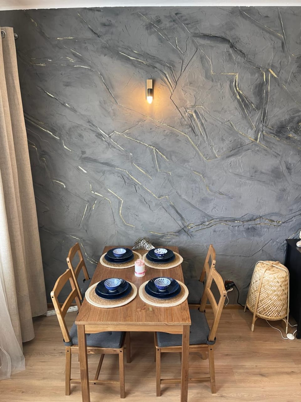 Seating area, Dining area
