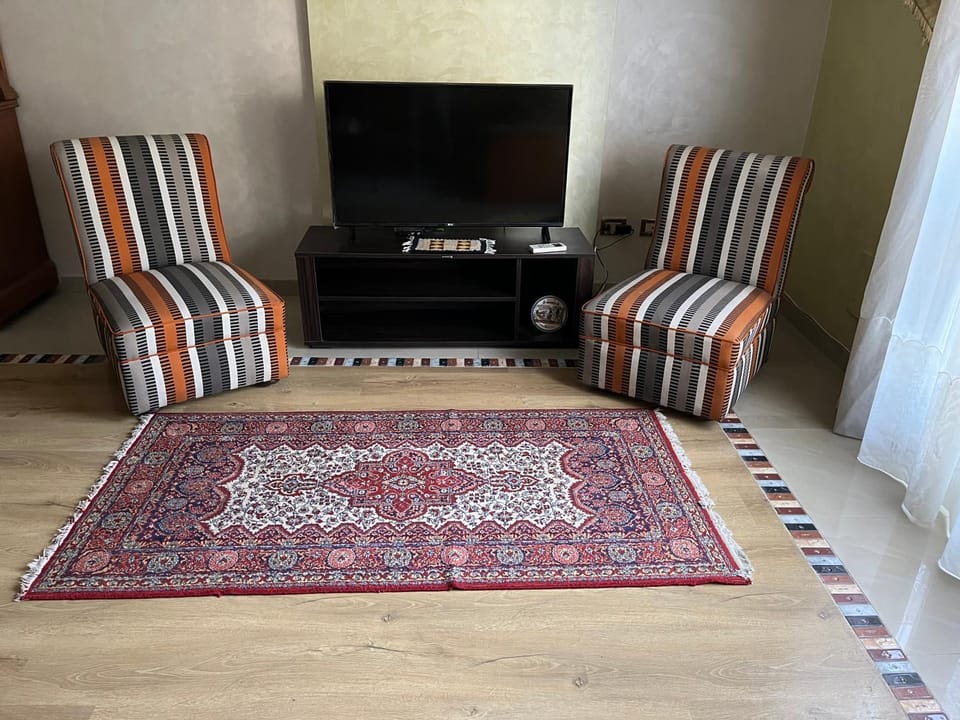 Lovely furnished 2-bedroom apartment with balcony Apartment in Cairo Governorate