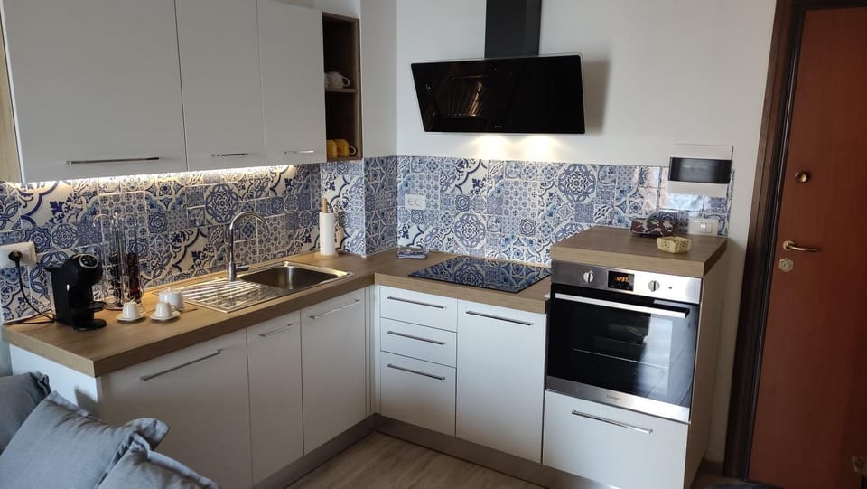 Kitchen or kitchenette, dishwasher, pet friendly, stove