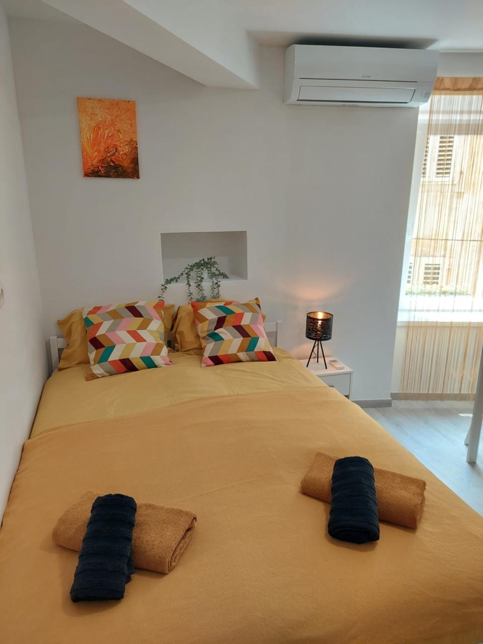 Bed, Bedroom, towels, air conditioner