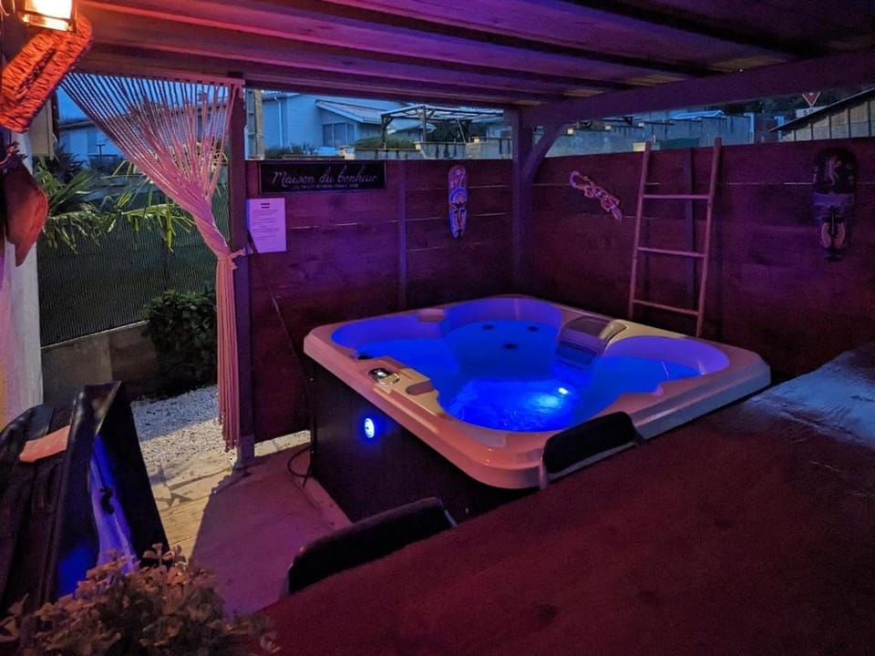 maison avec jaccuzi privatif Apartment in Nouvelle-Aquitaine
