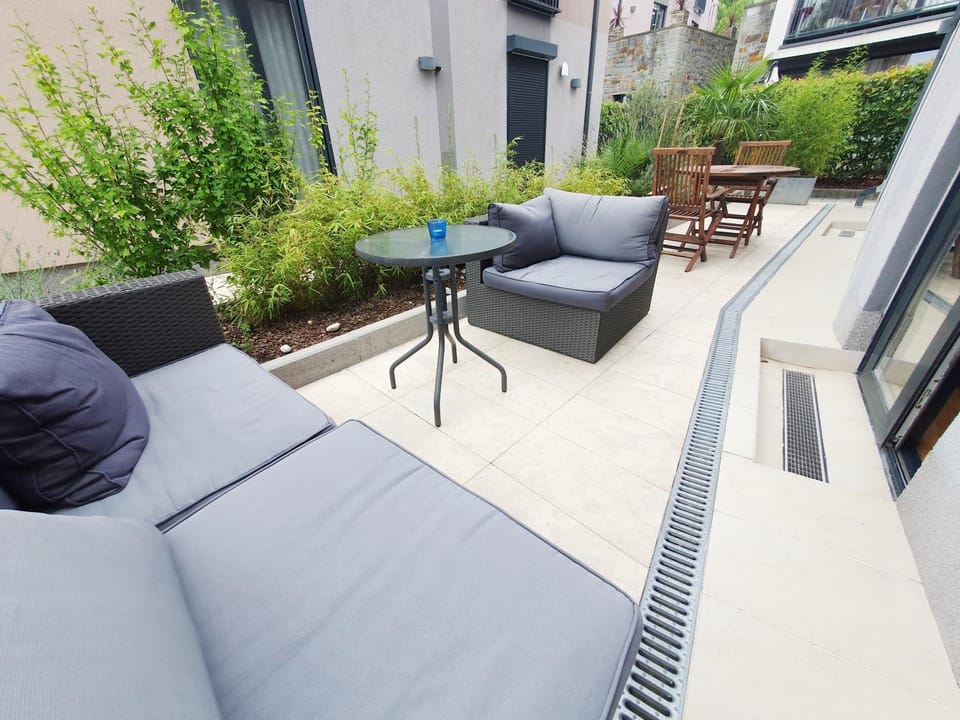Patio, Garden, View (from property/room), Balcony/Terrace, Seating area, Garden view