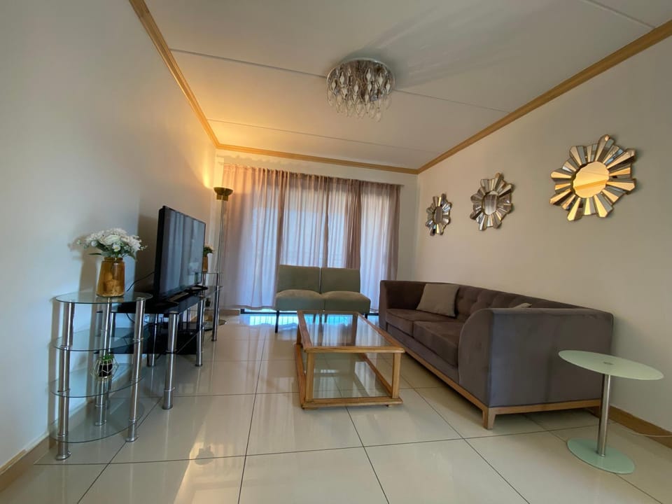 Siena Sun Apartment 6 with water reserve Apartment in Sandton