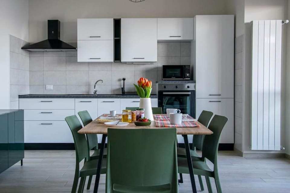 180° on the lake Apartment in Piedmont