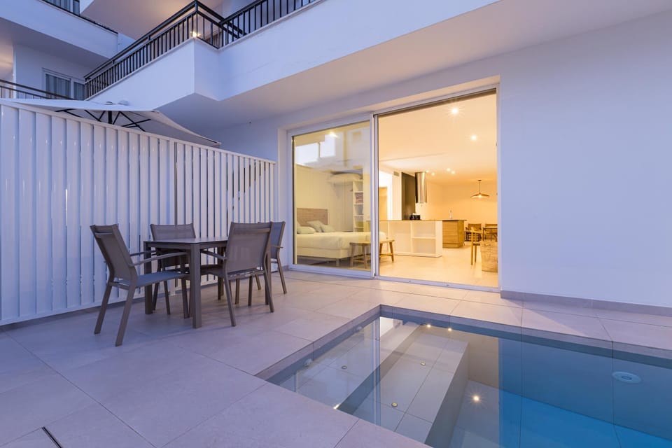 Bossa Bay Suites with Private Pool - MC Apartments Ibiza Apartment in Ibiza
