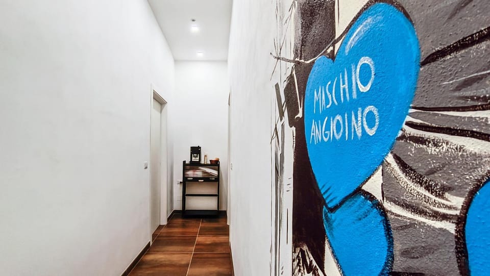Casa Calù Castel Sant'Elmo Bed and Breakfast in Naples