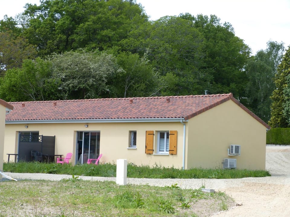 Property building, Natural landscape, Garden, Garden view