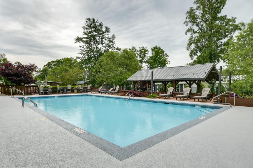 Flat Rock Tiny Home: BBQ-Ready Patio & Pool Access House in Tennessee