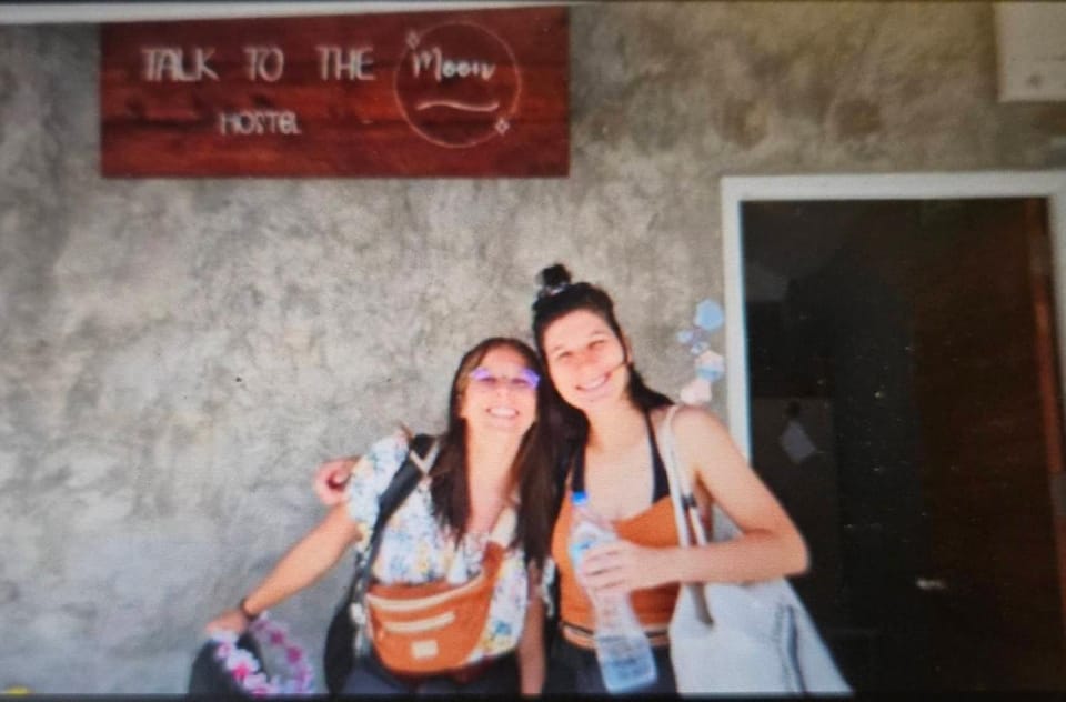 TALK TO THE MOON HOSTEL Hostel in Ban Tai